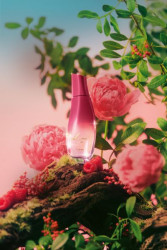 Natura lança Luna Divina, perfume que une sofisticação e empoderamento