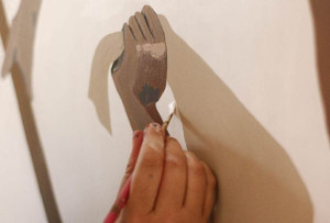 Paula Calderón conduz visita guiada à mostra “A Construção” no Espaço Renato Russo Paula Calderón conduz visita guiada à mostra “A Construção” no Espaço Renato Russo