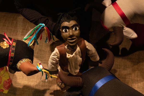 Teatro gratuito amplia o acesso à cultura e chega ao DF com programação inclusiva